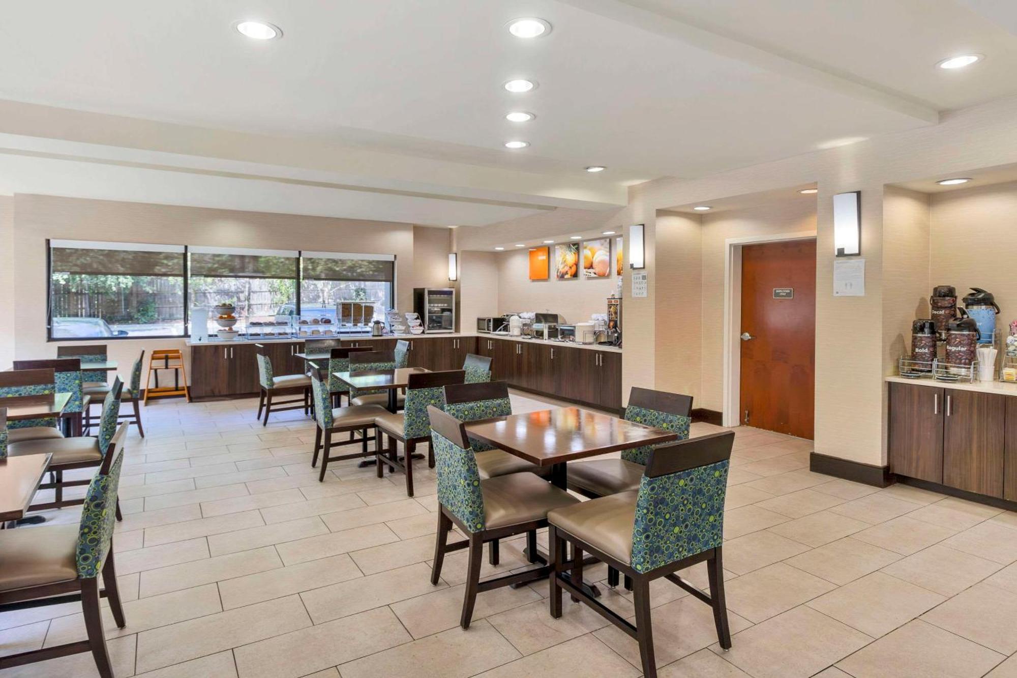 Comfort Suites Columbia Northeast - Fort Jackson Esterno foto