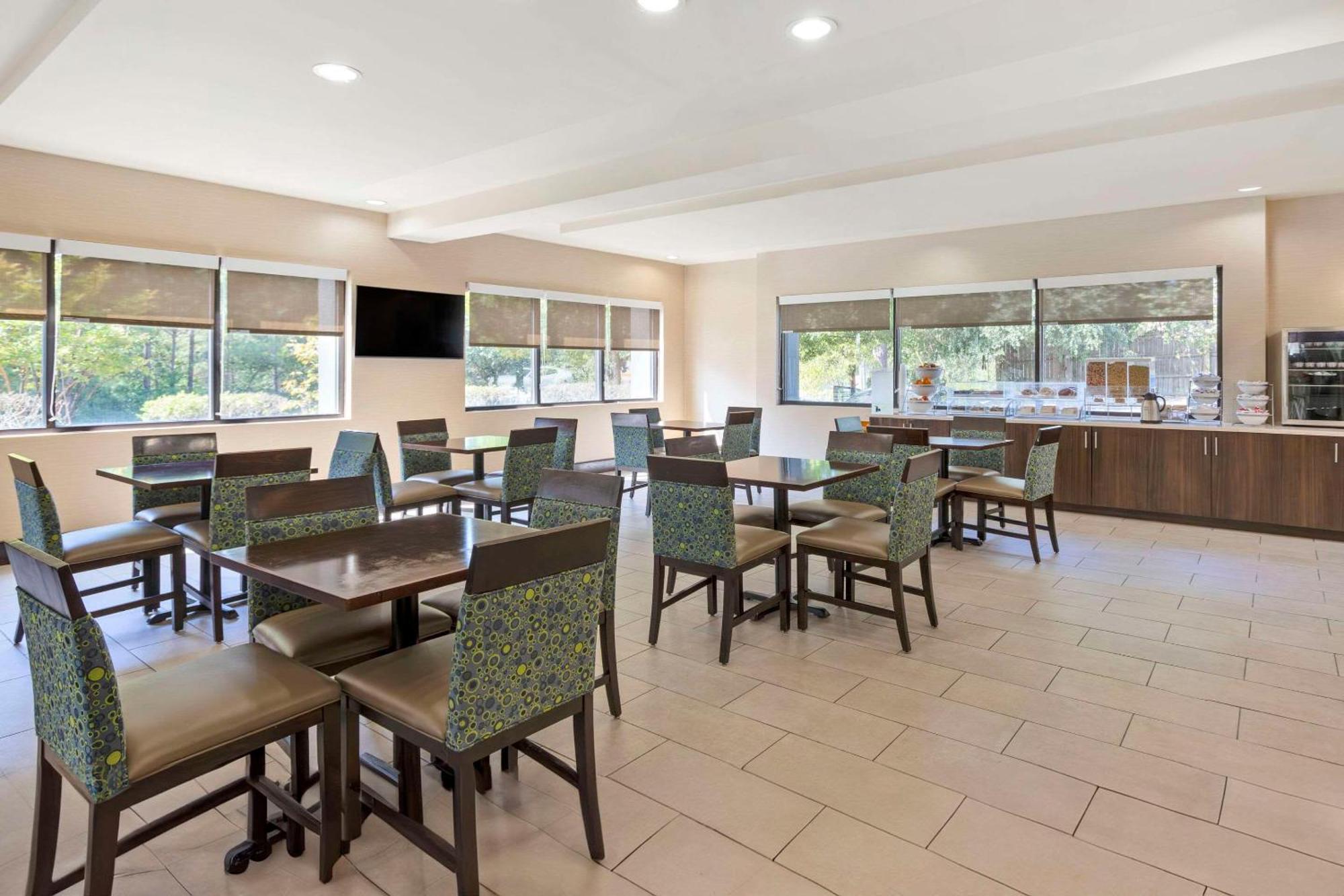 Comfort Suites Columbia Northeast - Fort Jackson Esterno foto